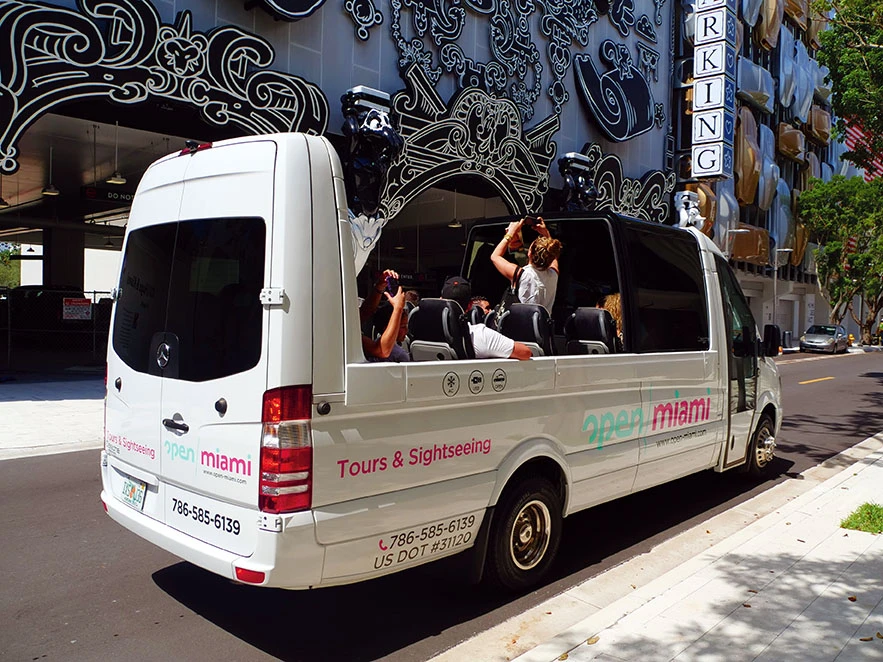 Le bus panoramique Open Miami
